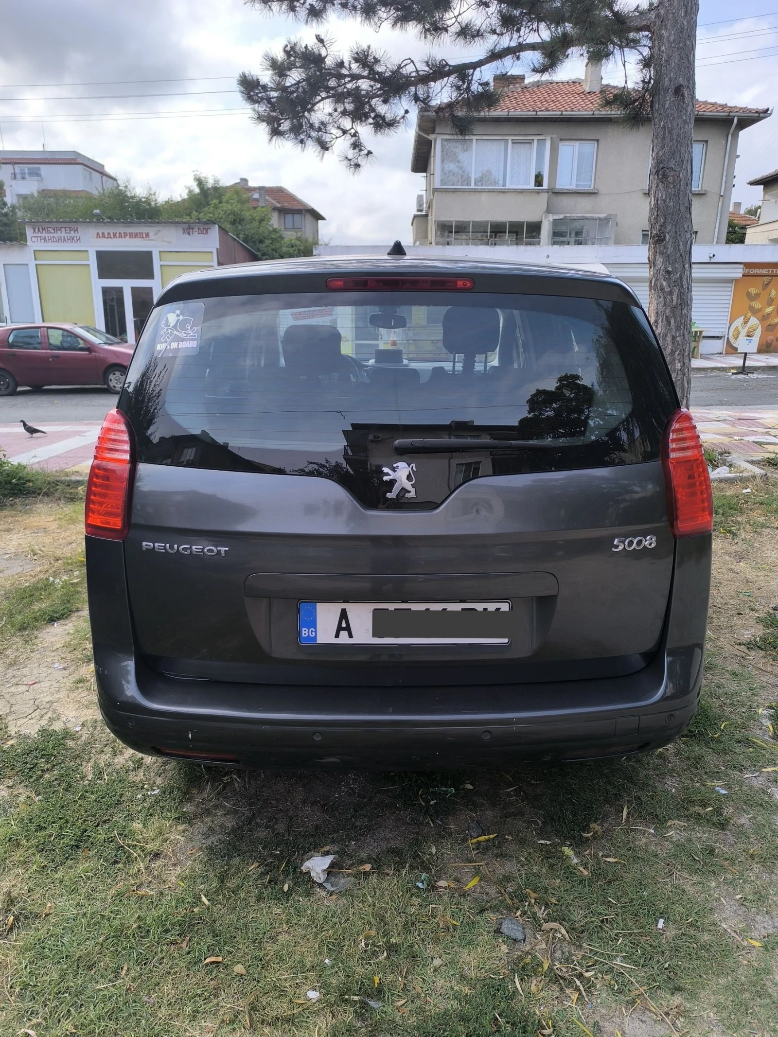 Peugeot 5008 2.0 HDI* 6 ск* Парктроник* Нави* DVD*  - изображение 4 | Auto.bg Peugeot 5008 2.0 HDI* 6 ск* Парктроник* Нави* DVD*  - изображение 4