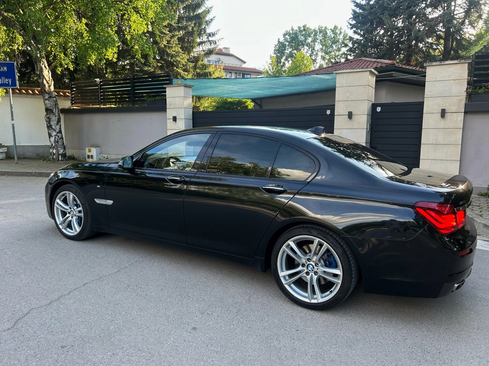 BMW 740 d FACE* xDrive* M-Pack - изображение 4 | Auto.bg BMW 740 d FACE* xDrive* M-Pack - изображение 4