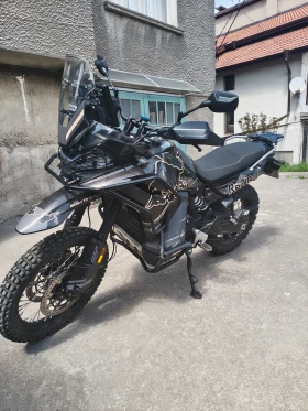Cfmoto MT-X 800