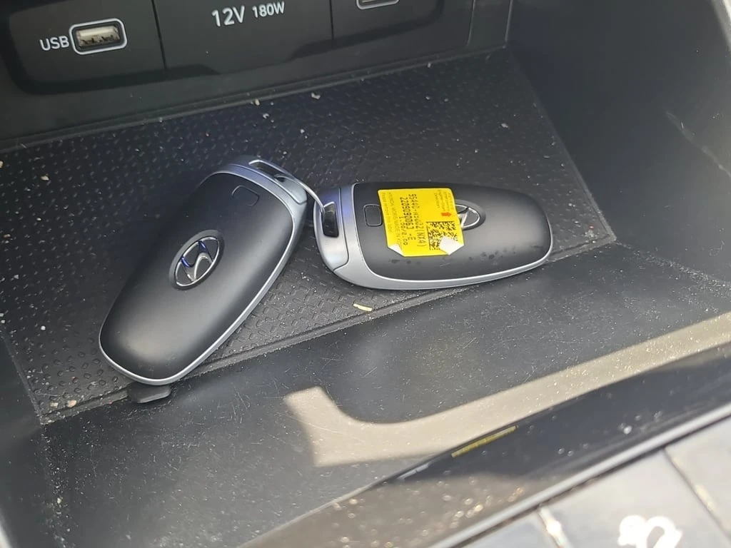 Hyundai Tucson * LUXURY * CARFAX * БЕЗ ПЪРВОНАЧАЛНА ВНОСКА - изображение 10 | Auto.bg Hyundai Tucson * LUXURY * CARFAX * БЕЗ ПЪРВОНАЧАЛНА ВНОСКА - изображение 10