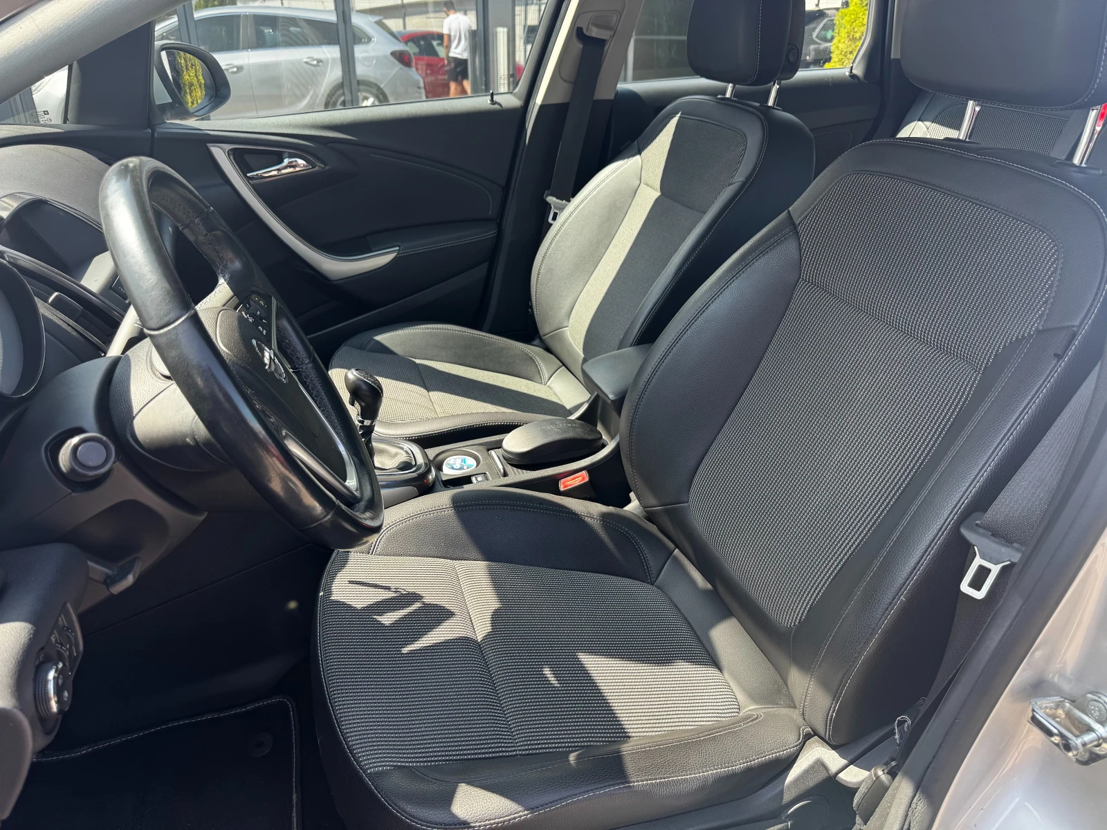 Opel Astra 1.7 CDTI Sports Tourer - изображение 9 | Auto.bg Opel Astra 1.7 CDTI Sports Tourer - изображение 9