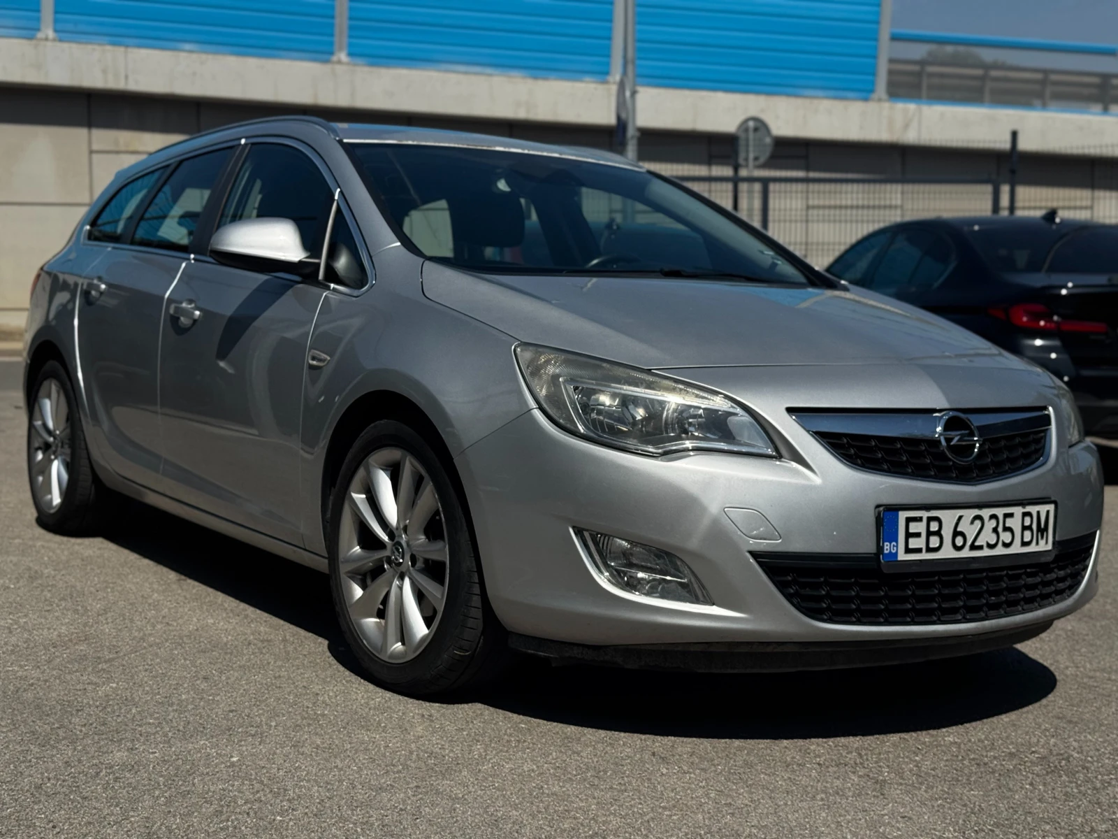 Opel Astra 1.7 CDTI Sports Tourer - изображение 2 | Auto.bg Opel Astra 1.7 CDTI Sports Tourer - изображение 2
