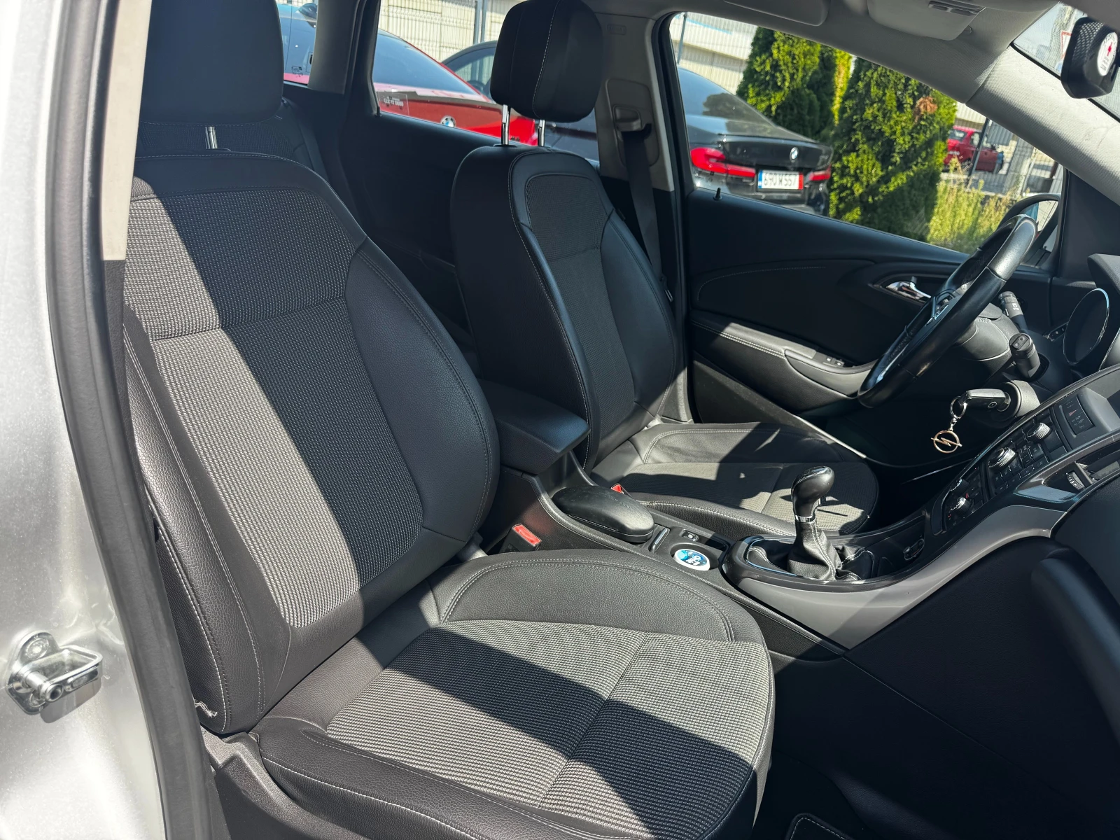 Opel Astra 1.7 CDTI Sports Tourer - изображение 5 | Auto.bg Opel Astra 1.7 CDTI Sports Tourer - изображение 5