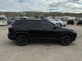 Jeep Cherokee Altitude * ПАНОРАМА * CARFAX * АВТО КРЕДИТ * | Auto.bg — изображение 4 Jeep Cherokee Altitude * ПАНОРАМА * CARFAX * АВТО КРЕДИТ * | Auto.bg — изображение 4