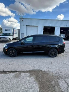 Chrysler Pacifica * Premium S Appearance * CARFAX * ОПЦИЯ ЗА ФИНАНСИ | Auto.bg — изображение 2 Chrysler Pacifica * Premium S Appearance * CARFAX * ОПЦИЯ ЗА ФИНАНСИ | Auto.bg — изображение 2