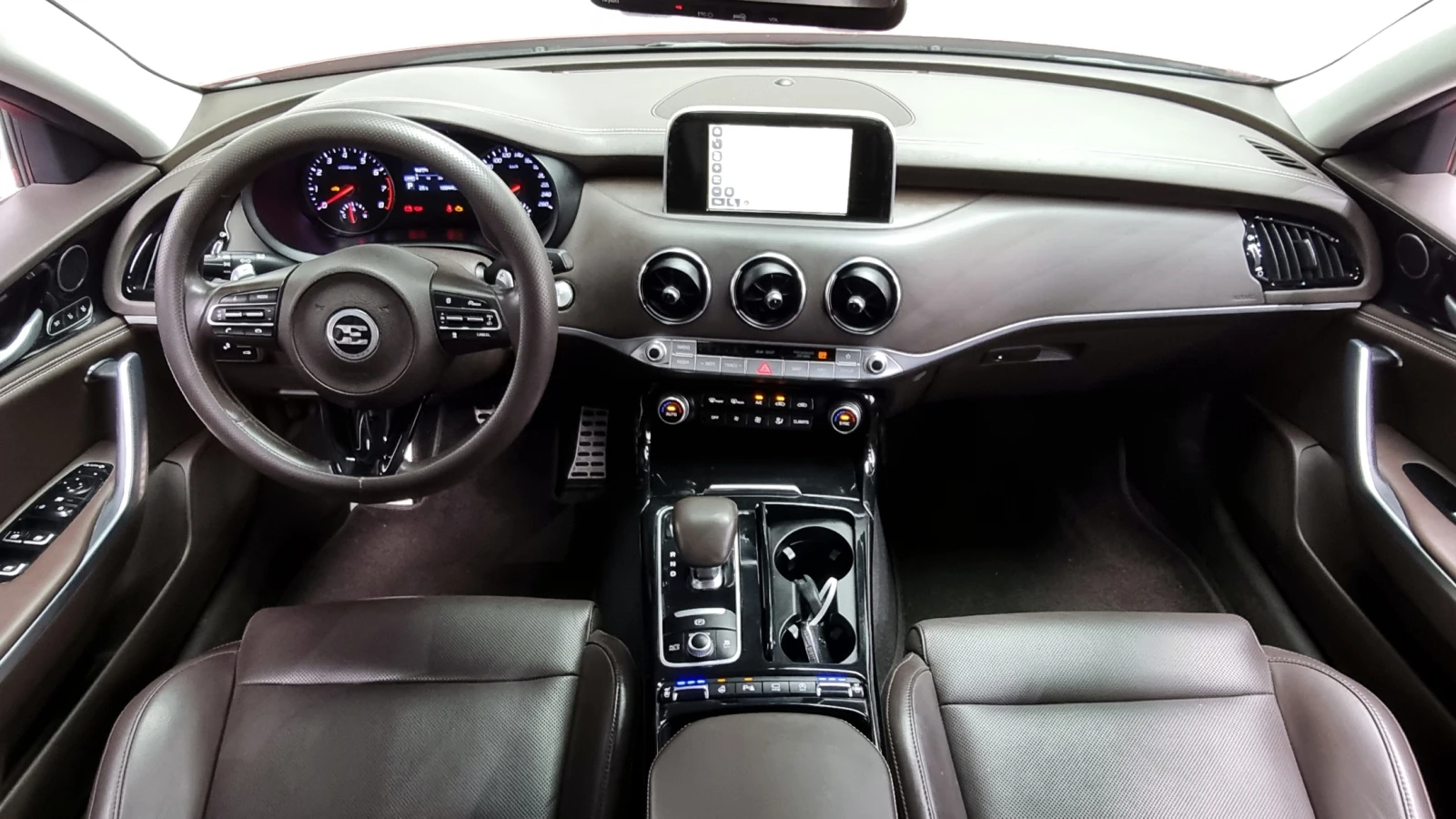 Kia Stinger 2.0T 2WD PLATINUM - изображение 7 | Auto.bg Kia Stinger 2.0T 2WD PLATINUM - изображение 7