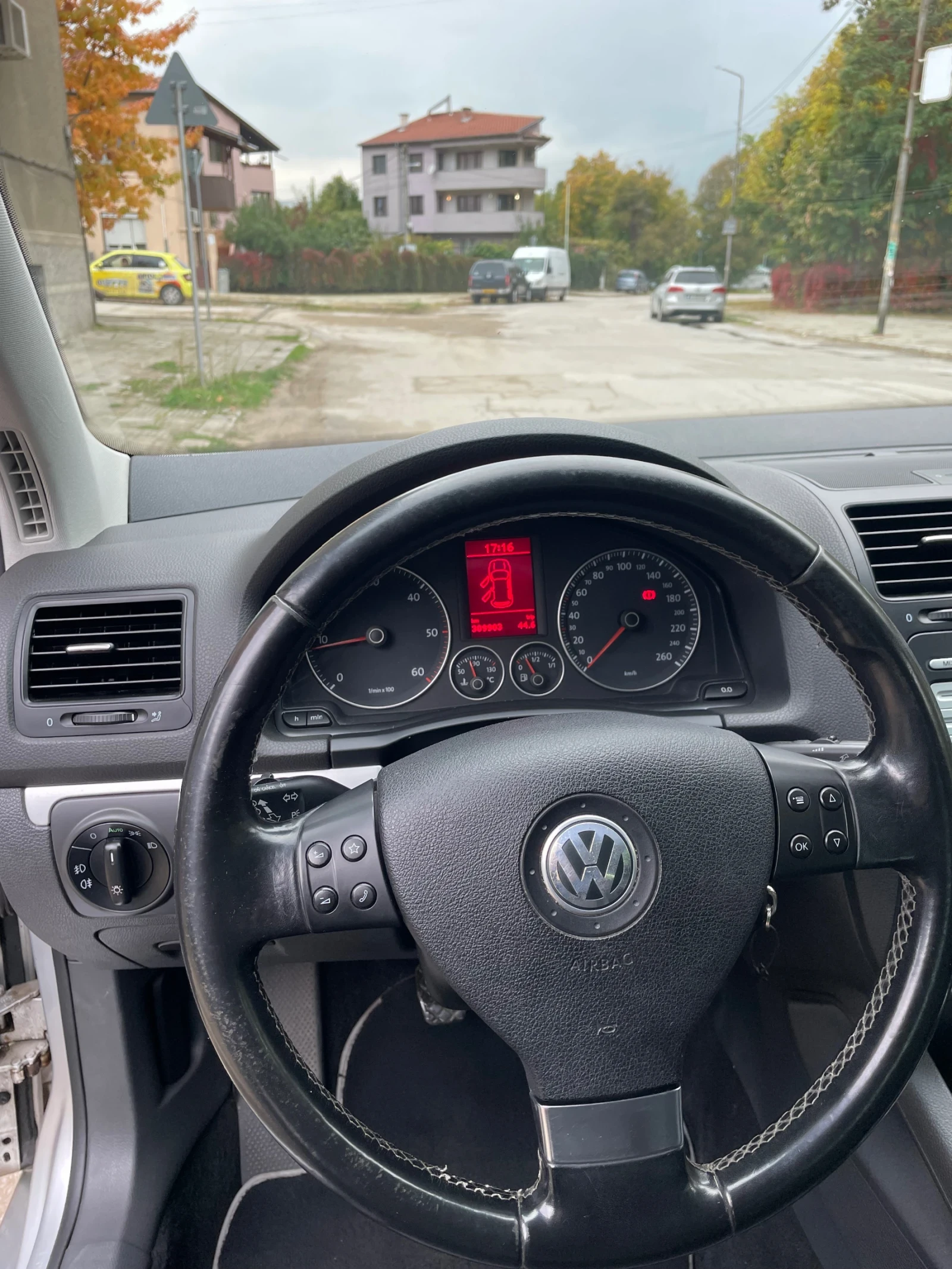 VW Golf 5 1.9 TDI 2008 година - изображение 6 | Auto.bg VW Golf 5 1.9 TDI 2008 година - изображение 6
