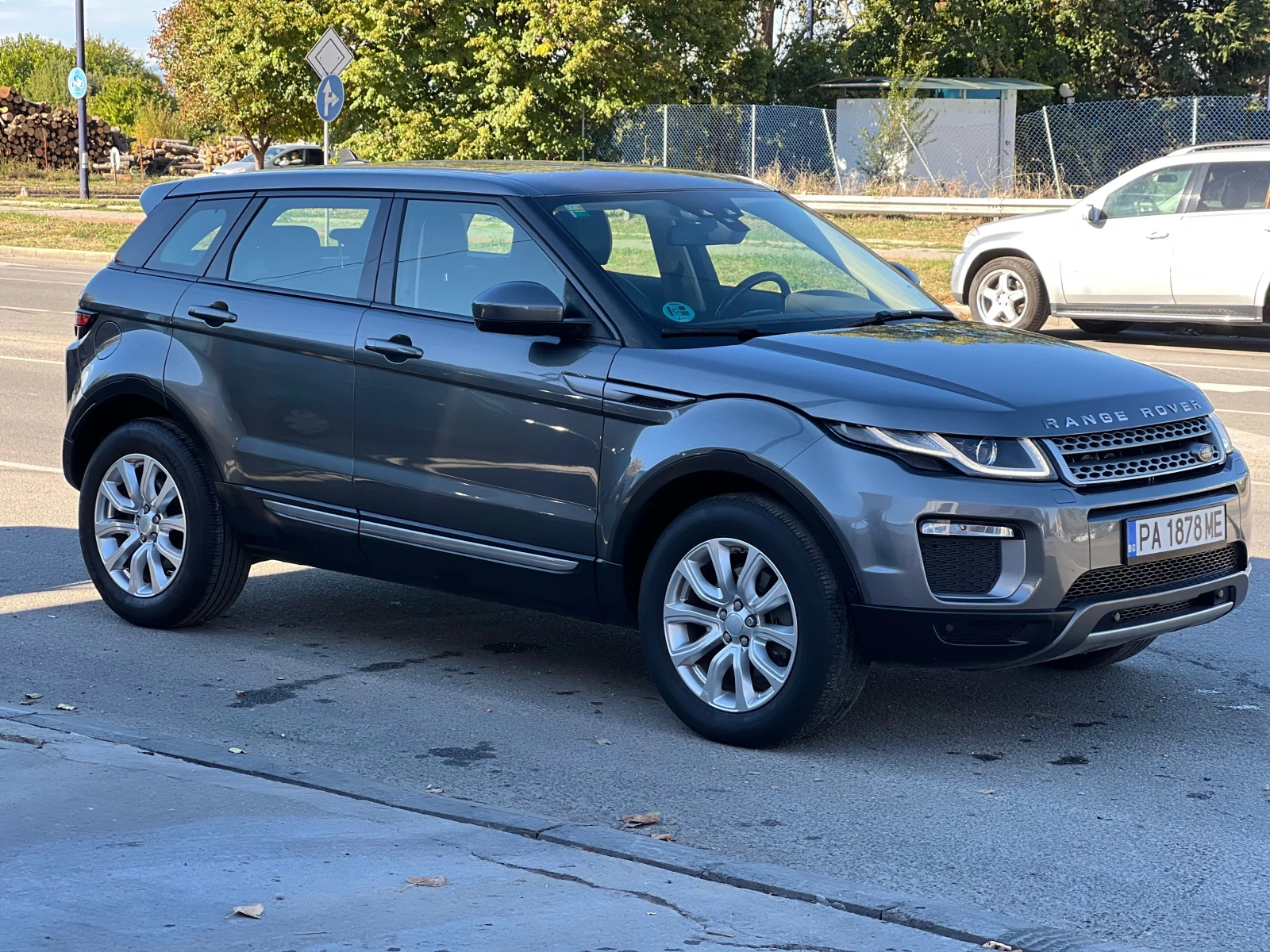 Land Rover Range Rover Evoque 2.0 Td4 HSE - изображение 3 | Auto.bg Land Rover Range Rover Evoque 2.0 Td4 HSE - изображение 3