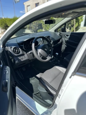 Renault Clio FULL LED + Camera + Navi + Premium Audio - 4999 € - 43357162 4 | Car24.bg Renault Clio FULL LED + Camera + Navi + Premium Audio - 4999 € - 43357162 4