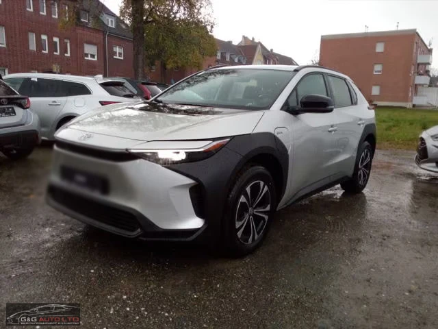 Toyota bZ4X НОВ!/COMFORT/204HP/CAM/H.PUMP/NAVI/CPLAY/FWD/482q | Auto.bg — изображение 1 Toyota bZ4X НОВ!/COMFORT/204HP/CAM/H.PUMP/NAVI/CPLAY/FWD/482q | Auto.bg — изображение 1