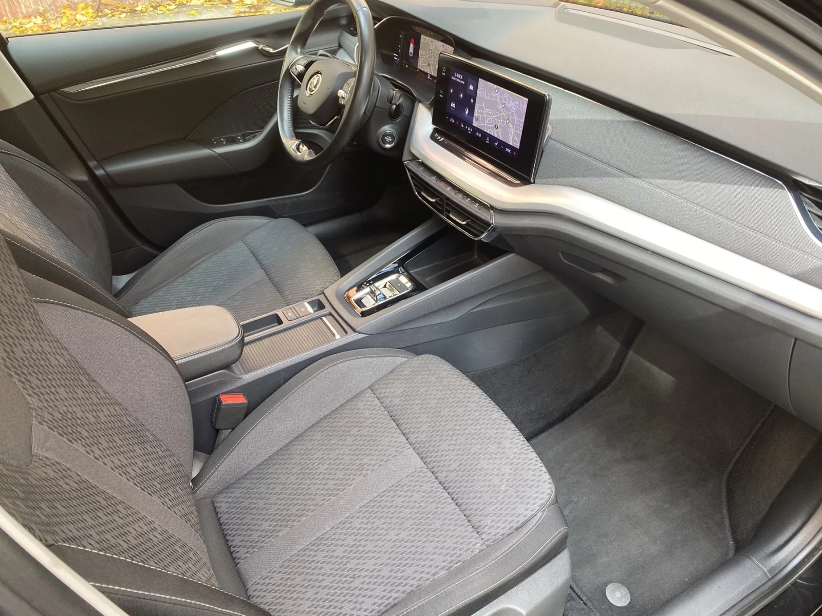 Skoda Octavia 2.0TDI/ DSG / HEAD UP / ACC / Premium - изображение 10 | Auto.bg Skoda Octavia 2.0TDI/ DSG / HEAD UP / ACC / Premium - изображение 10