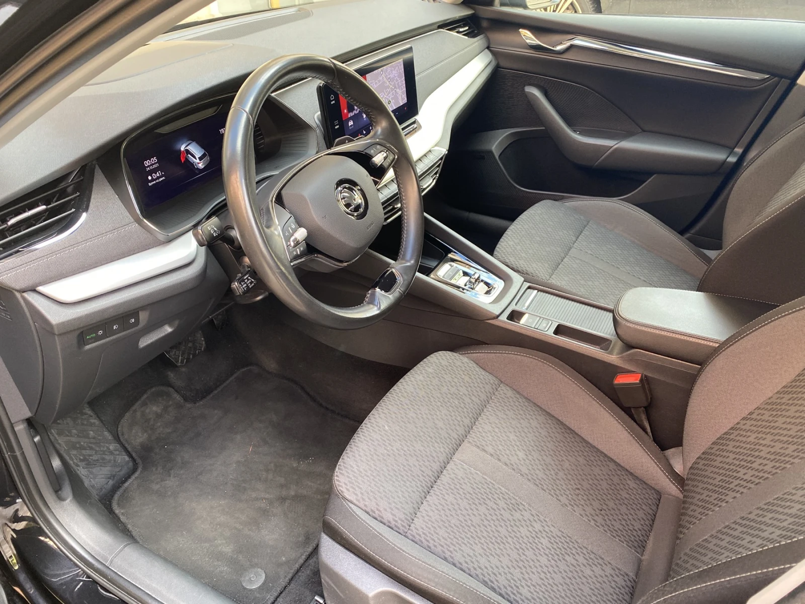 Skoda Octavia 2.0TDI/ DSG / HEAD UP / ACC / Premium - изображение 9 | Auto.bg Skoda Octavia 2.0TDI/ DSG / HEAD UP / ACC / Premium - изображение 9