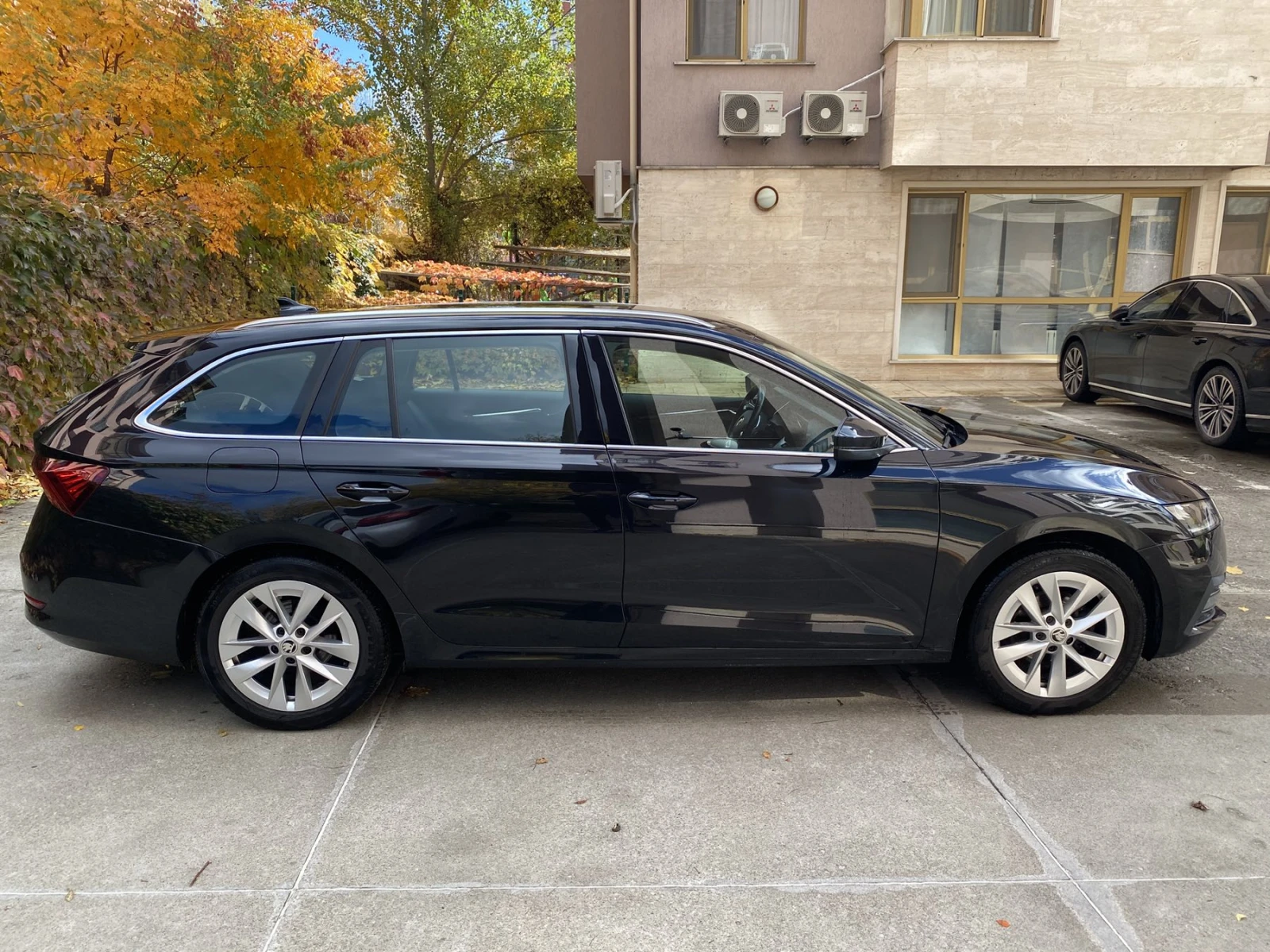 Skoda Octavia 2.0TDI/ DSG / HEAD UP / ACC / Premium - изображение 2 | Auto.bg Skoda Octavia 2.0TDI/ DSG / HEAD UP / ACC / Premium - изображение 2
