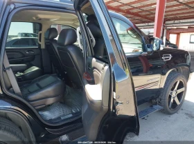 Cadillac Escalade 6.2L V-8 VVT, 403HP 4X2 Drive | Auto.bg — изображение 8 Cadillac Escalade 6.2L V-8 VVT, 403HP 4X2 Drive | Auto.bg — изображение 8
