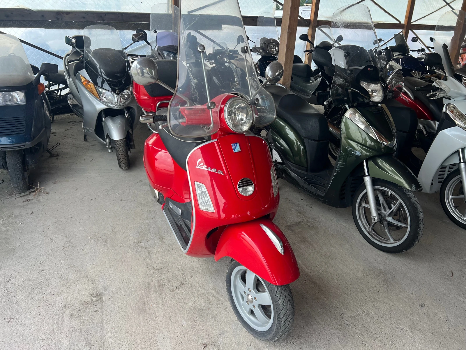 Vespa GTS 250i Lizing - изображение 2 | Auto.bg Vespa GTS 250i Lizing - изображение 2