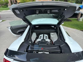 Audi R8 * 4.2L* CARFAX* АВТОКРЕДИТ БЕЗ ПЪРВОНАЧАЛНА ВНОСКА | Auto.bg — изображение 13 Audi R8 * 4.2L* CARFAX* АВТОКРЕДИТ БЕЗ ПЪРВОНАЧАЛНА ВНОСКА | Auto.bg — изображение 13