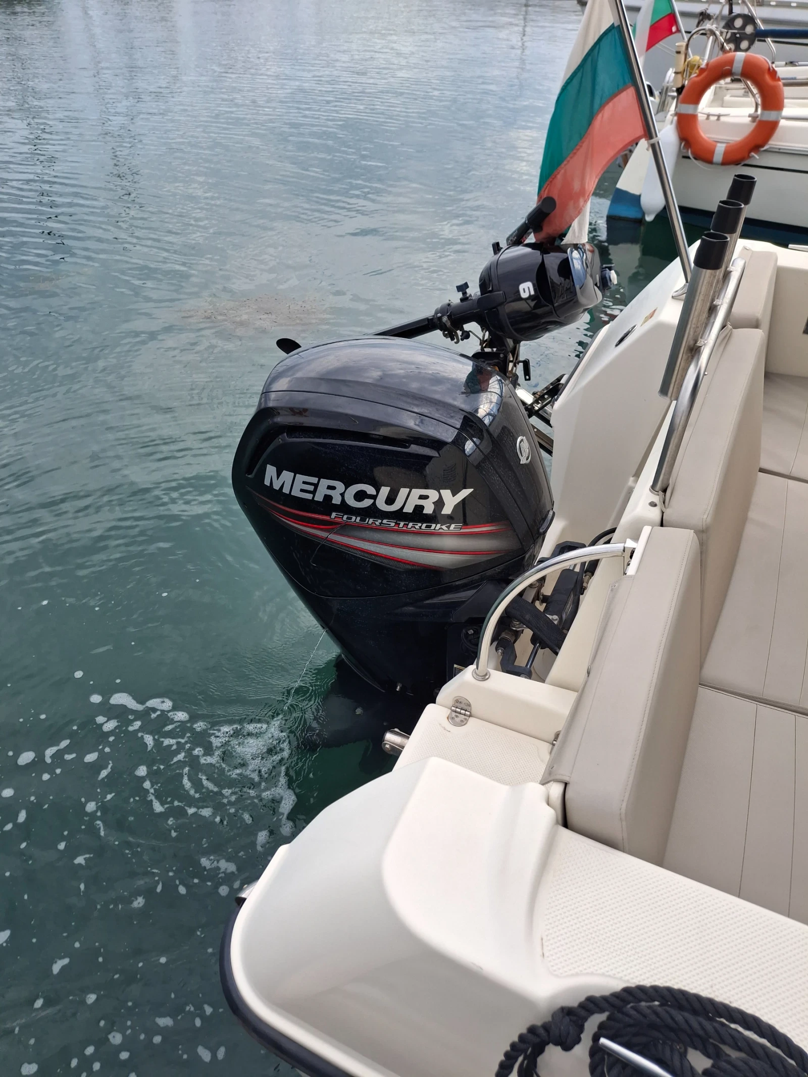 Моторна яхта Quicksilver PILOTHOSE 605 - изображение 9 | Auto.bg Моторна яхта Quicksilver PILOTHOSE 605 - изображение 9