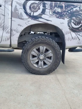 Toyota Hilux 2.5 D-4D Double Cab 4x4 - 12500 € - 58334318 3 | Car24.bg Toyota Hilux 2.5 D-4D Double Cab 4x4 - 12500 € - 58334318 3