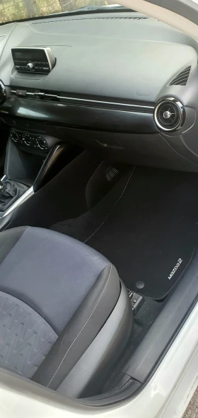 Mazda 2 1.5L SkyActiv-G (75 к.с.) 2016 г. - 6000 € - 63469667 9 | Car24.bg Mazda 2 1.5L SkyActiv-G (75 к.с.) 2016 г. - 6000 € - 63469667 9