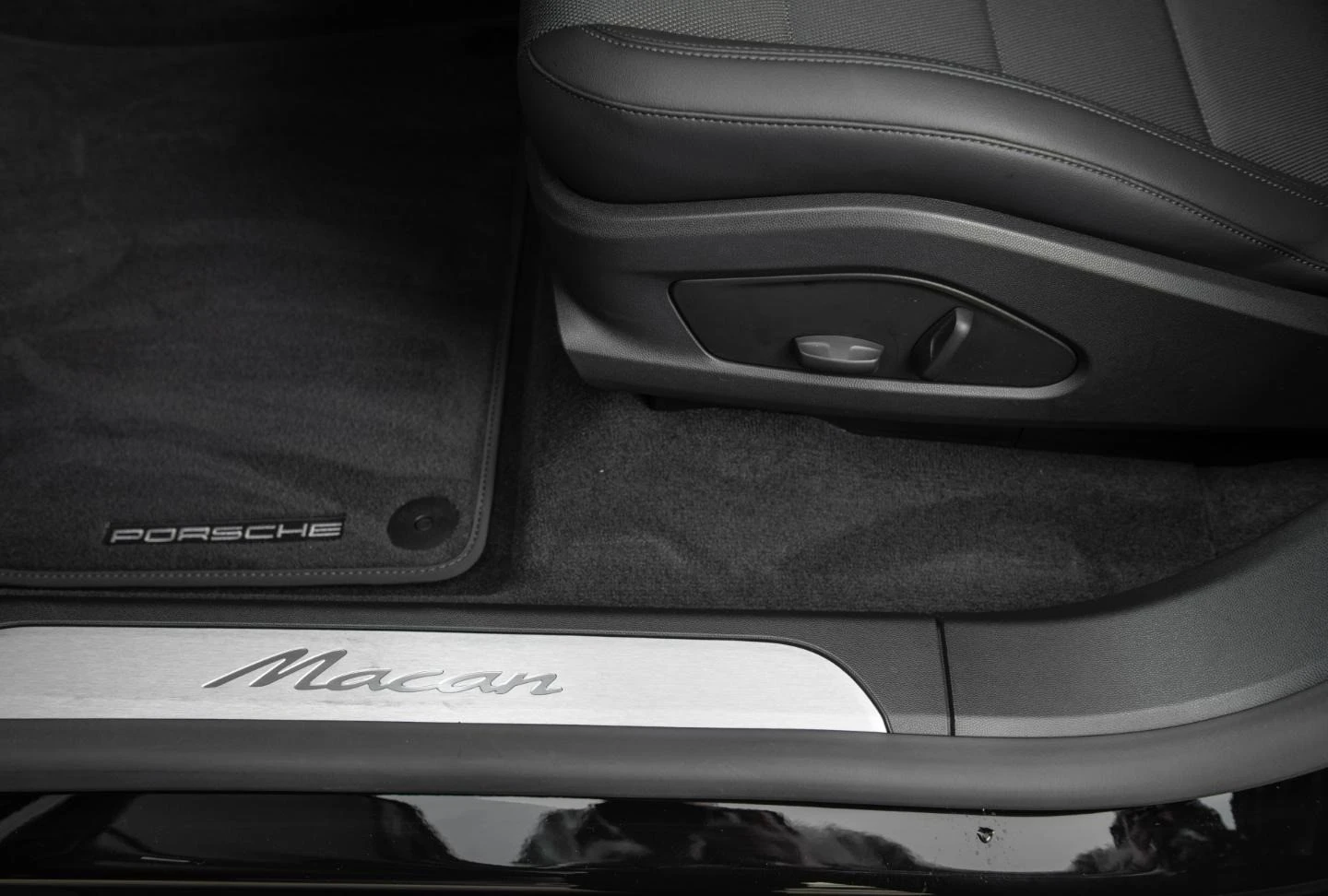 Porsche Macan ELECTRIC/NEW MODEL/BOSE/LED/CAMERA/20/ - изображение 8 | Auto.bg Porsche Macan ELECTRIC/NEW MODEL/BOSE/LED/CAMERA/20/ - изображение 8