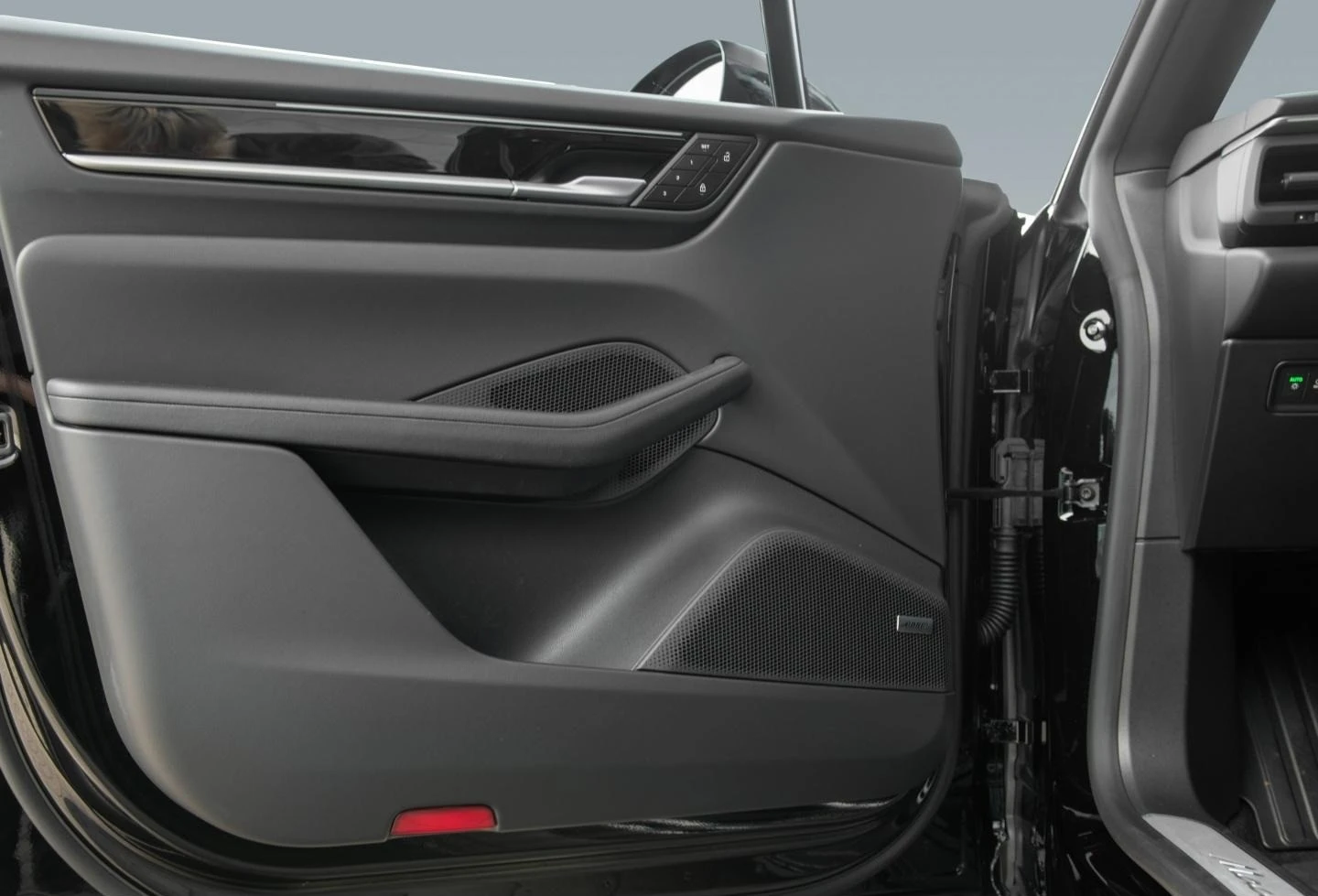 Porsche Macan ELECTRIC/NEW MODEL/BOSE/LED/CAMERA/20/ - изображение 6 | Auto.bg Porsche Macan ELECTRIC/NEW MODEL/BOSE/LED/CAMERA/20/ - изображение 6