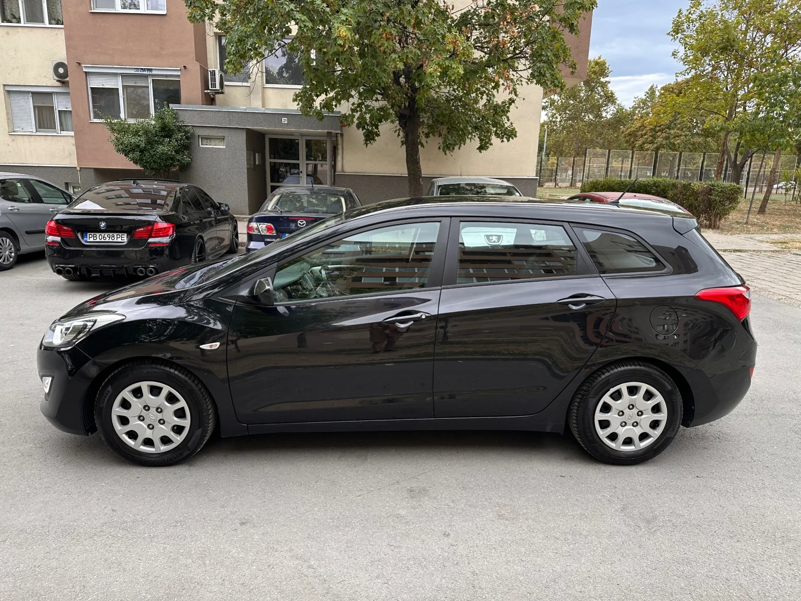 Hyundai I30 1.4CRDI /LED/Парктроник/Подгреви/Клима/Автопилот - изображение 4 | Auto.bg Hyundai I30 1.4CRDI /LED/Парктроник/Подгреви/Клима/Автопилот - изображение 4