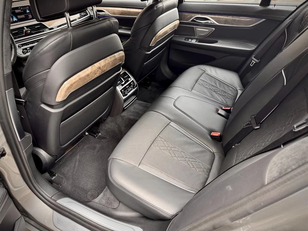 BMW 750 XDRIVE * CARBON CORE * LASER * MASSAGE * 360 - изображение 10 | Auto.bg BMW 750 XDRIVE * CARBON CORE * LASER * MASSAGE * 360 - изображение 10