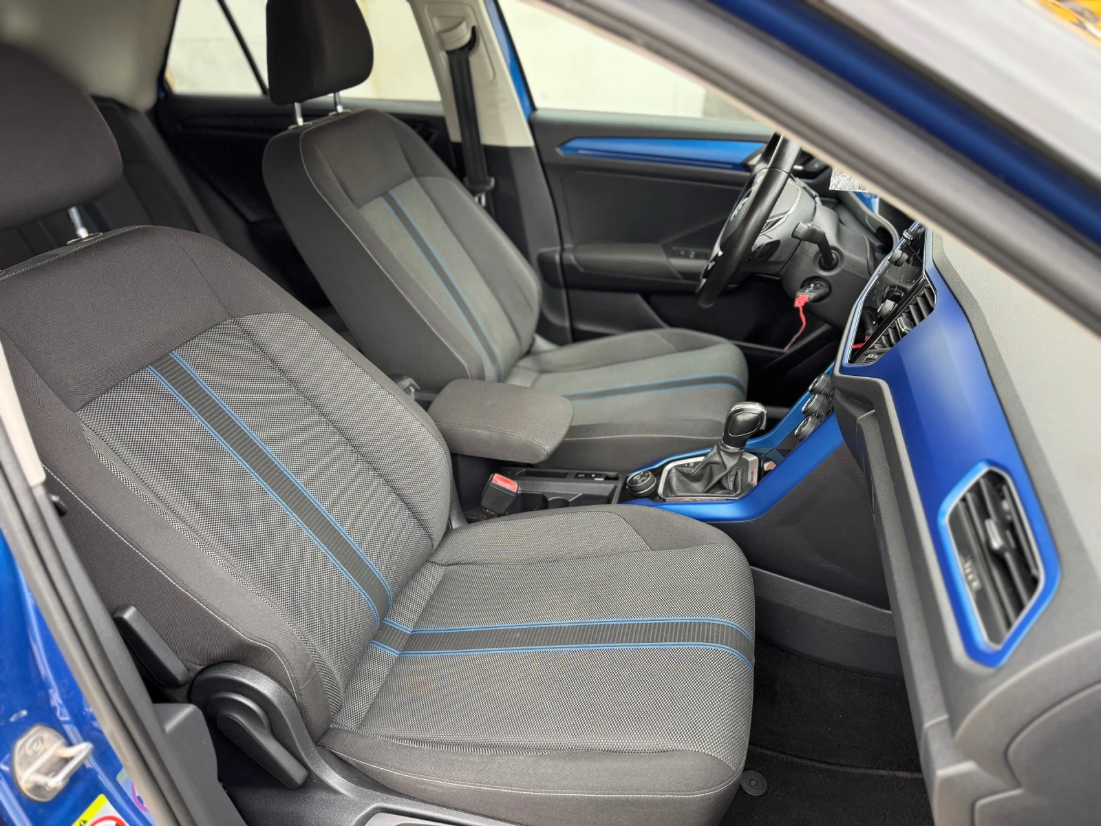 VW T-Roc 2.0 TDI Style 4Motion Пълна Сервизна История - изображение 9 | Auto.bg VW T-Roc 2.0 TDI Style 4Motion Пълна Сервизна История - изображение 9