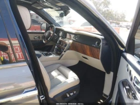 Rolls-Royce Cullinan undefined | Auto.bg — изображение 5 Rolls-Royce Cullinan undefined | Auto.bg — изображение 5