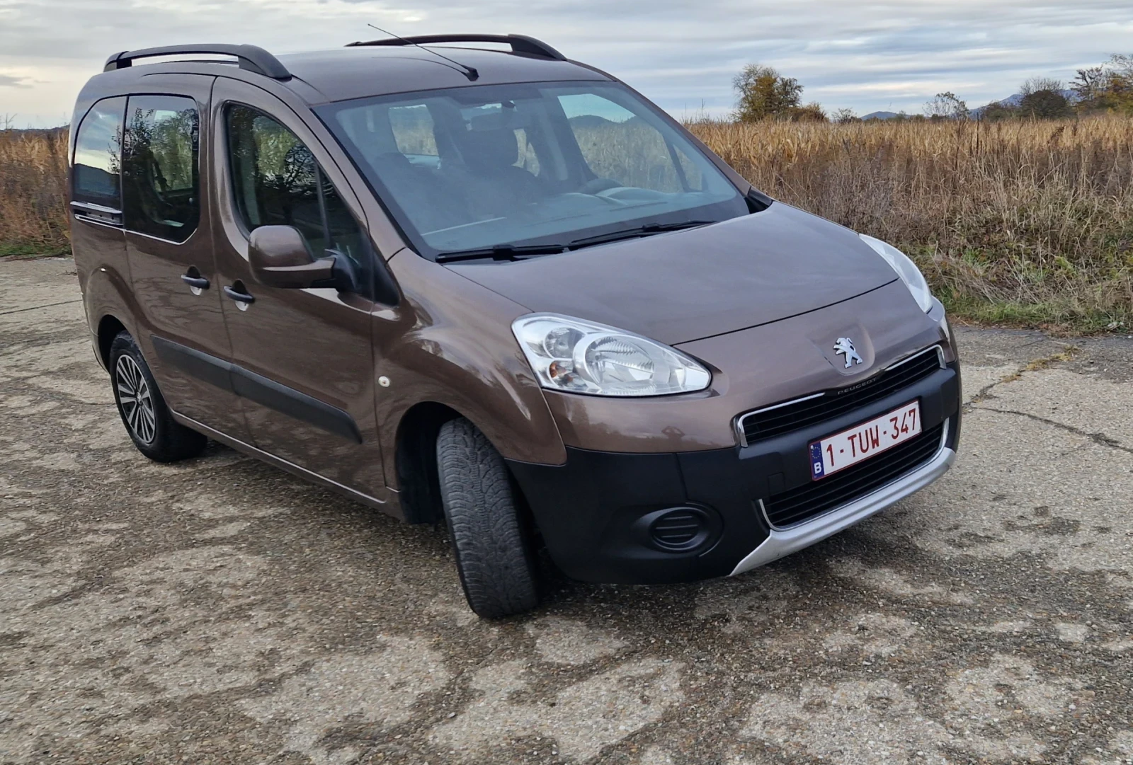 Peugeot Partner 1.6 e-HDI 92кн ТОП  - изображение 2 | Auto.bg Peugeot Partner 1.6 e-HDI 92кн ТОП  - изображение 2