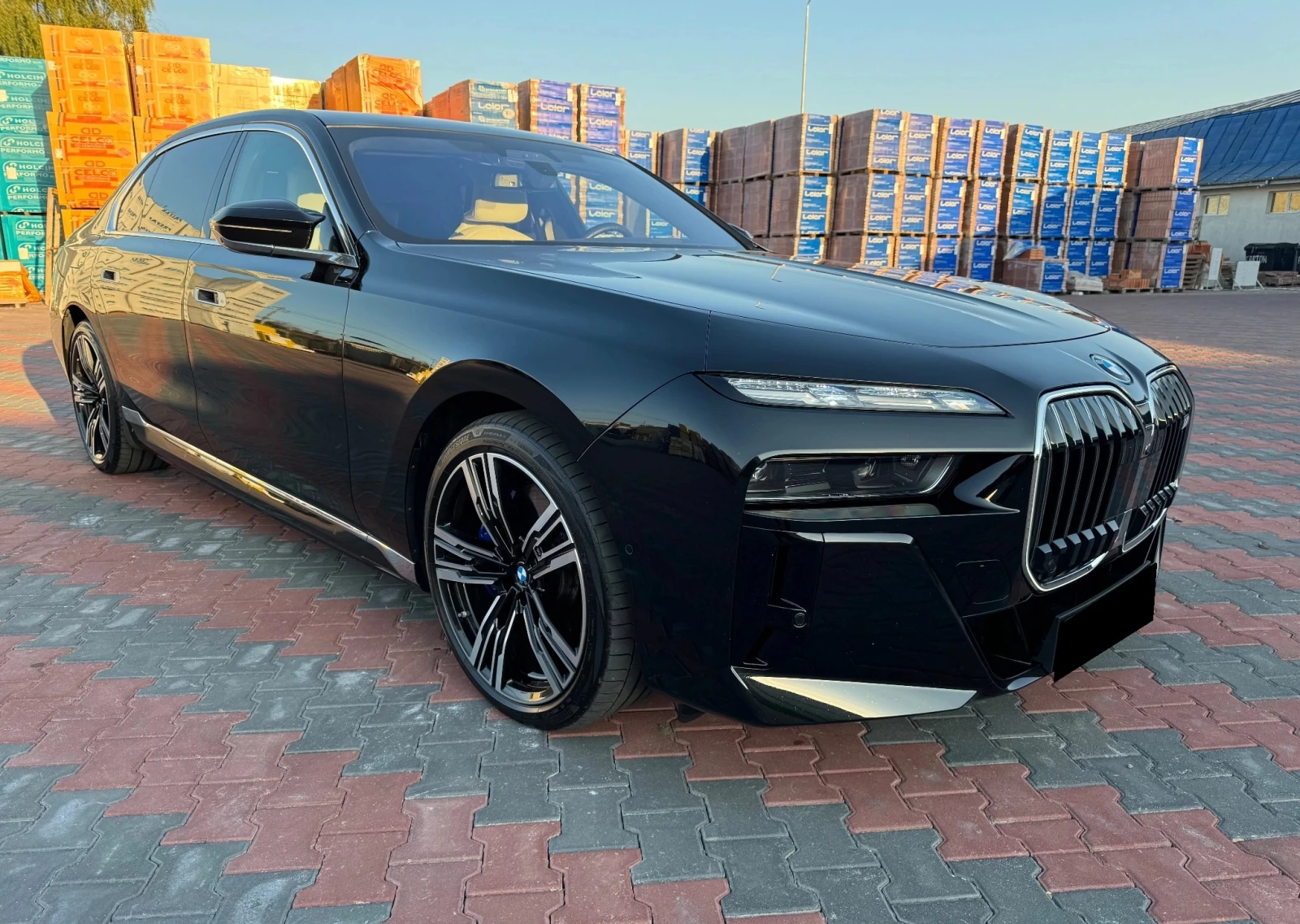BMW 760 e xDrive M-Sport Plug-In Hybrid | Auto.bg — изображение 1 BMW 760 e xDrive M-Sport Plug-In Hybrid | Auto.bg — изображение 1