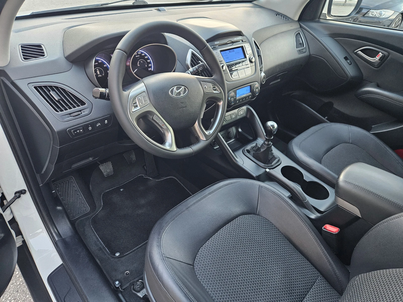 Hyundai IX35 1.6i (135 Hp) BLUE drive/КАМЕРА - изображение 9 | Auto.bg Hyundai IX35 1.6i (135 Hp) BLUE drive/КАМЕРА - изображение 9