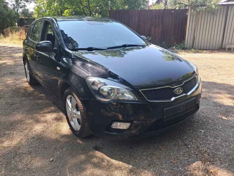 Kia Ceed 16бензин.6скорст - 3700 € / 7236.57 лв. - 37853685 1 | Car24.bg Kia Ceed 16бензин.6скорст - 3700 € / 7236.57 лв. - 37853685 1