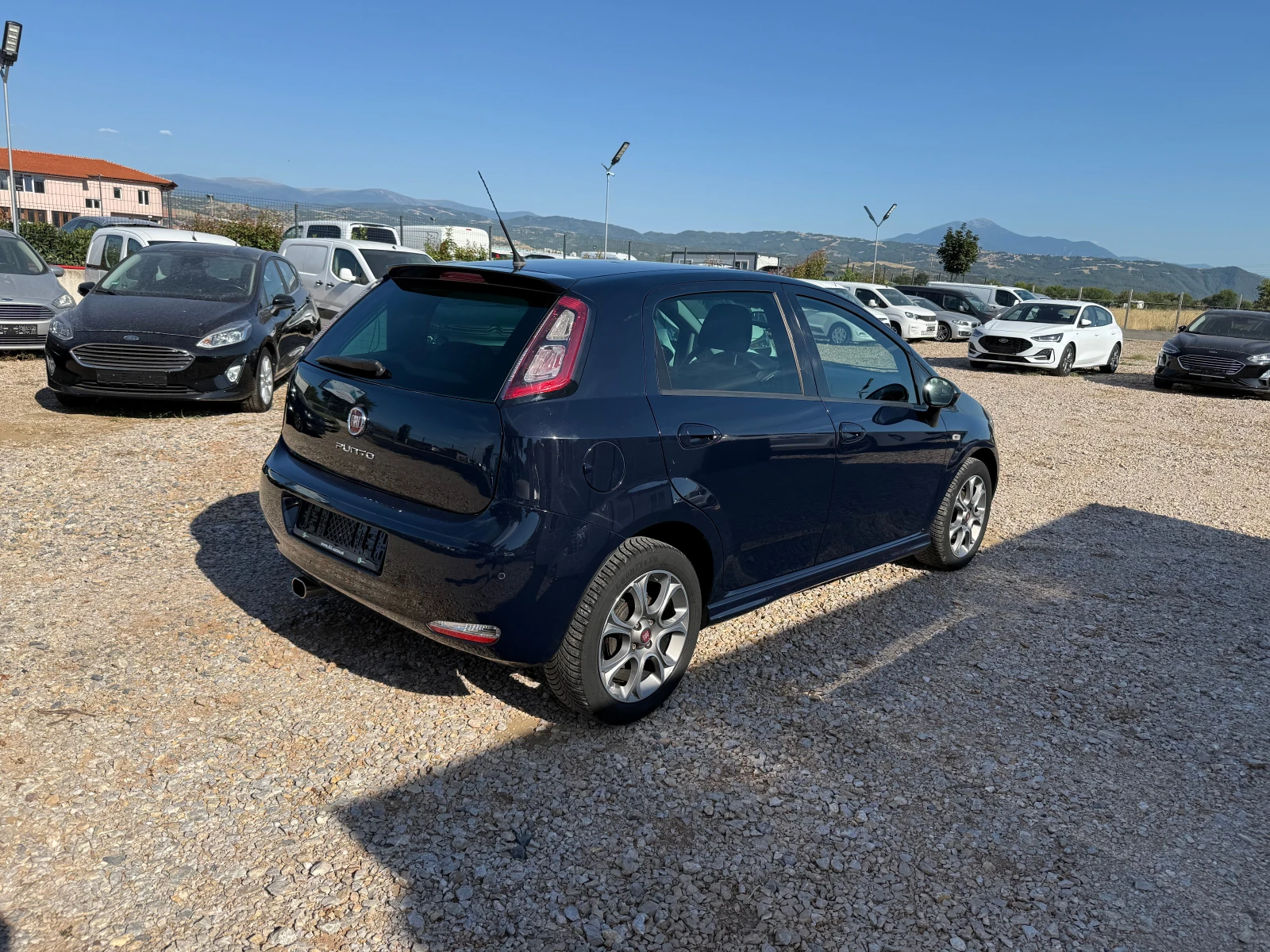 Fiat Punto 0.9i/SPORT/EURO6 - изображение 2 | Auto.bg Fiat Punto 0.9i/SPORT/EURO6 - изображение 2