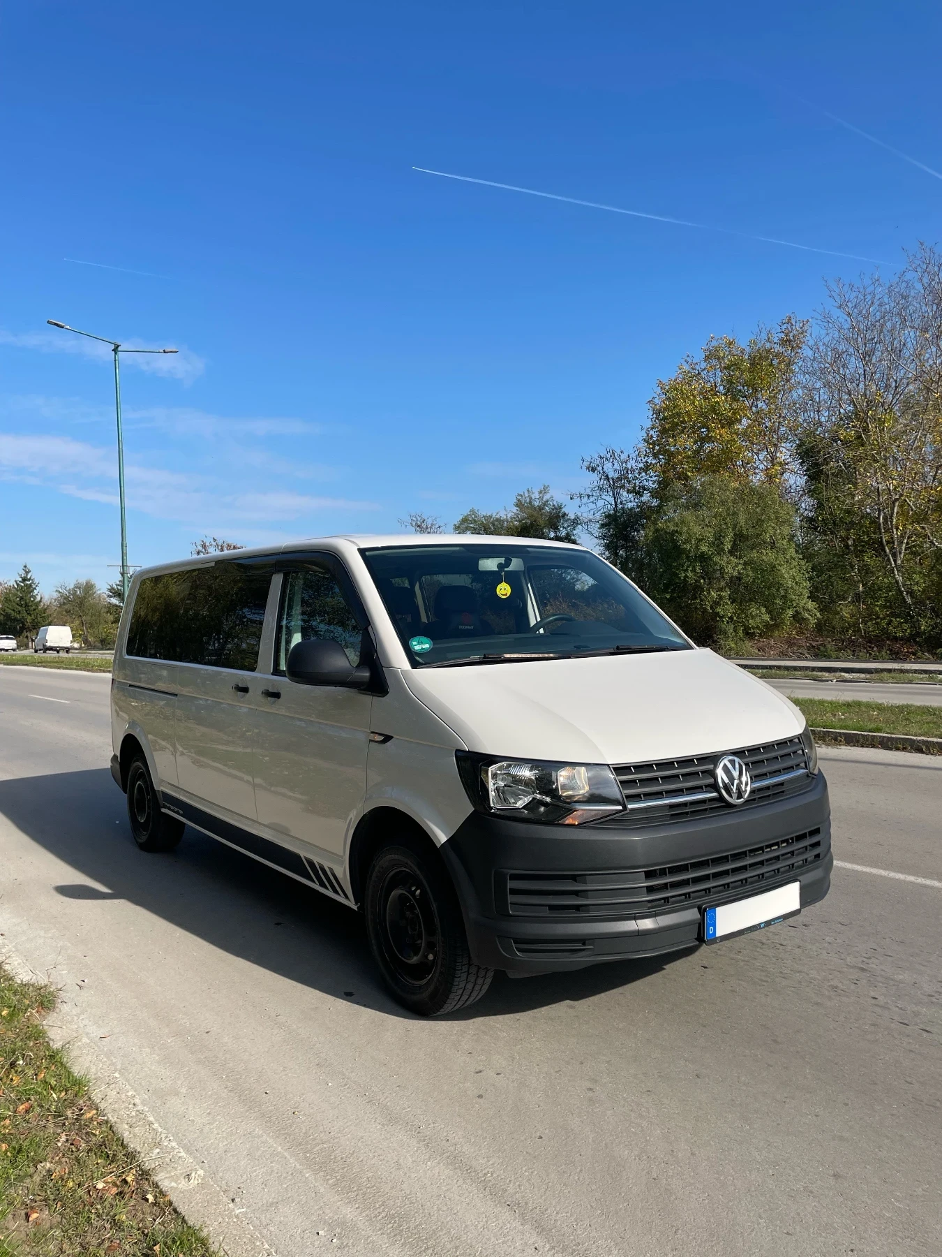 VW T6 Дълга база 2.0TDI 150к.с. 9 местен  - изображение 2 | Auto.bg VW T6 Дълга база 2.0TDI 150к.с. 9 местен  - изображение 2