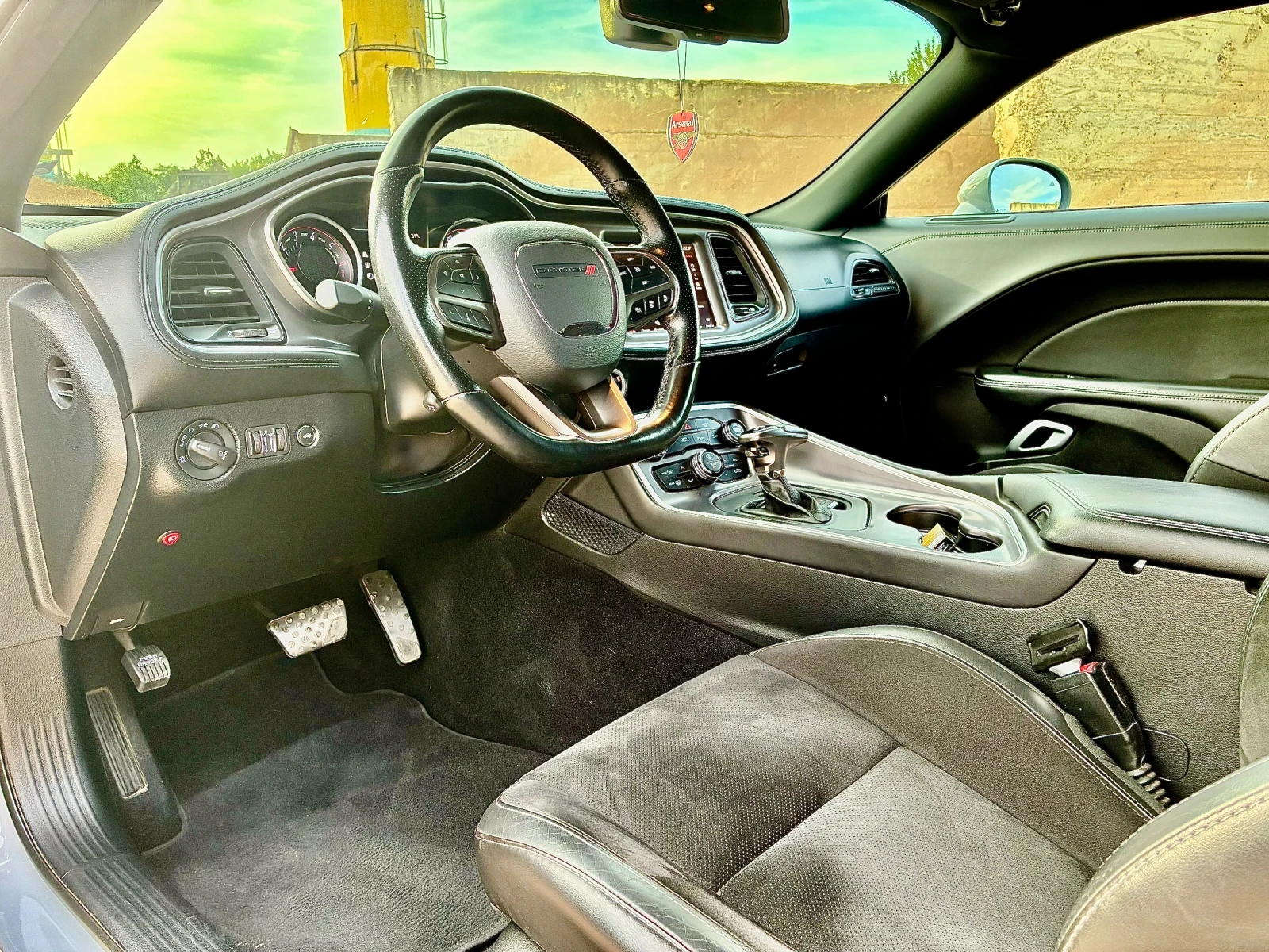 Dodge Challenger 5.7 R/T Plus - изображение 7 | Auto.bg Dodge Challenger 5.7 R/T Plus - изображение 7