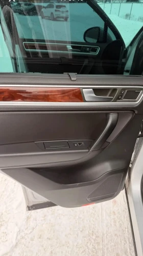 VW Touareg DynAudio/Подгрев/Панорама/4х4/2ключа/карфакс - 16500 € / 32271.19 лв. - 16063621 16 | Car24.bg VW Touareg DynAudio/Подгрев/Панорама/4х4/2ключа/карфакс - 16500 € / 32271.19 лв. - 16063621 16