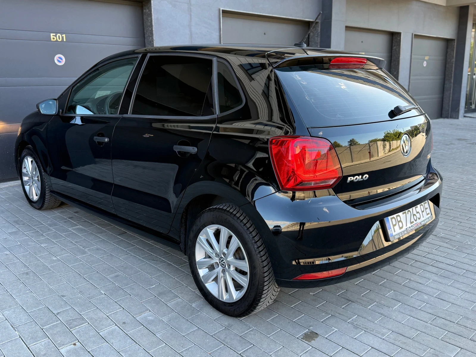 VW Polo 1.4 TDI /75к.с./Обслужена/КАСКО/EURO 6 - изображение 4 | Auto.bg VW Polo 1.4 TDI /75к.с./Обслужена/КАСКО/EURO 6 - изображение 4