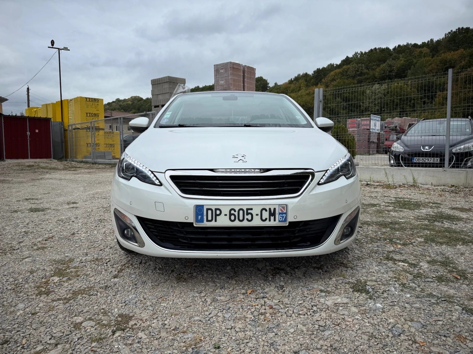 Peugeot 308 1.2 e-THP АВТОМ. 106000км!!!СЕРВ.КНИЖКА - изображение 2 | Auto.bg Peugeot 308 1.2 e-THP АВТОМ. 106000км!!!СЕРВ.КНИЖКА - изображение 2