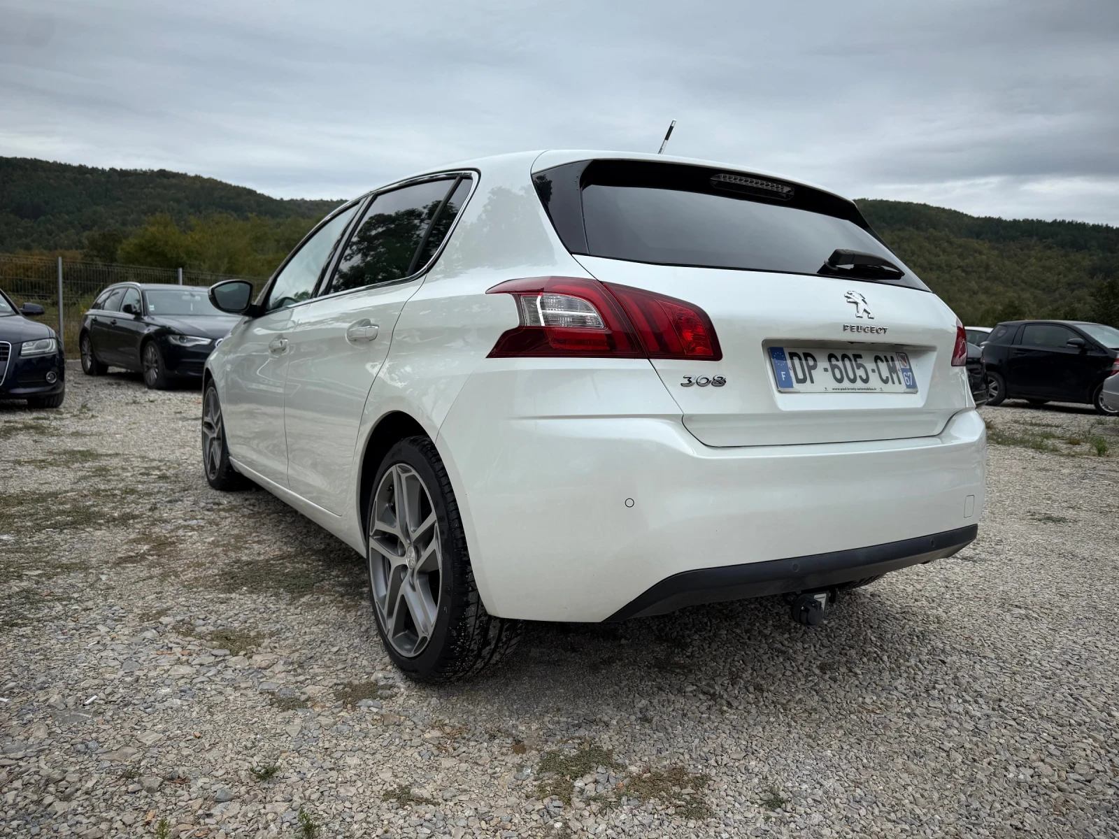 Peugeot 308 1.2 e-THP АВТОМ. 106000км!!!СЕРВ.КНИЖКА - изображение 7 | Auto.bg Peugeot 308 1.2 e-THP АВТОМ. 106000км!!!СЕРВ.КНИЖКА - изображение 7