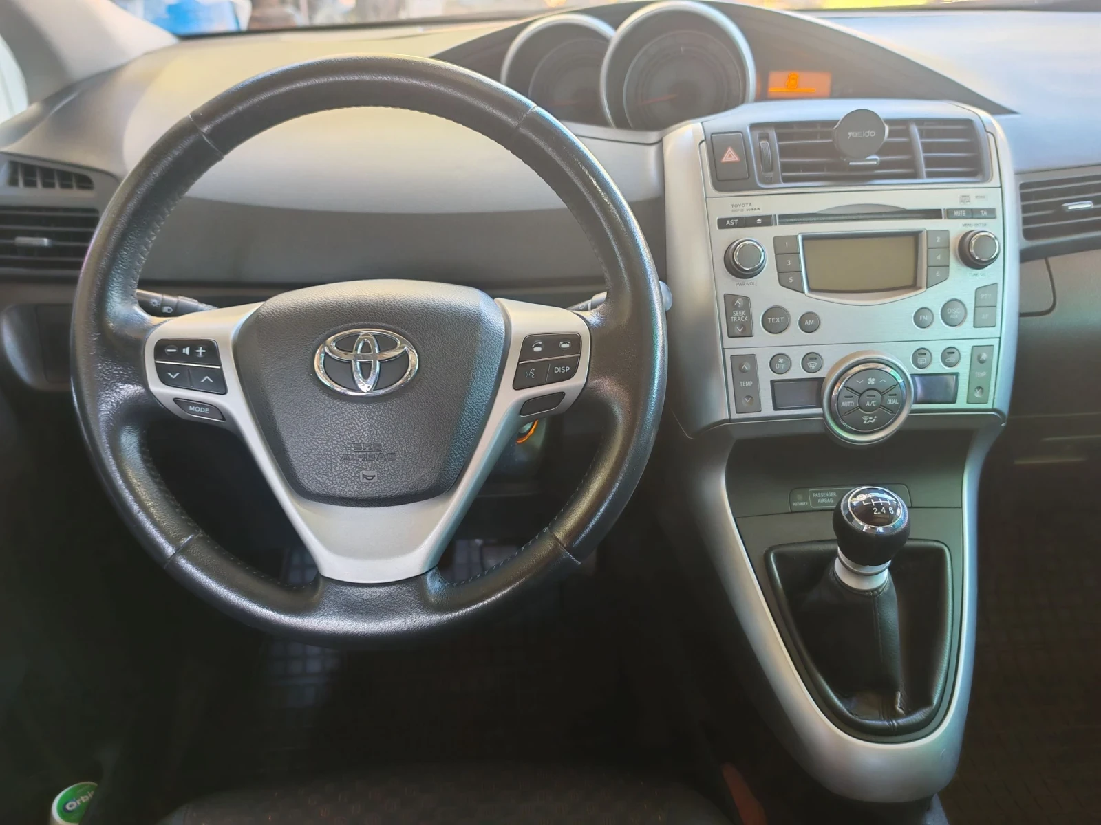 Toyota Verso 1.6 бензин 132к.с. 175хил.км - изображение 10 | Auto.bg Toyota Verso 1.6 бензин 132к.с. 175хил.км - изображение 10