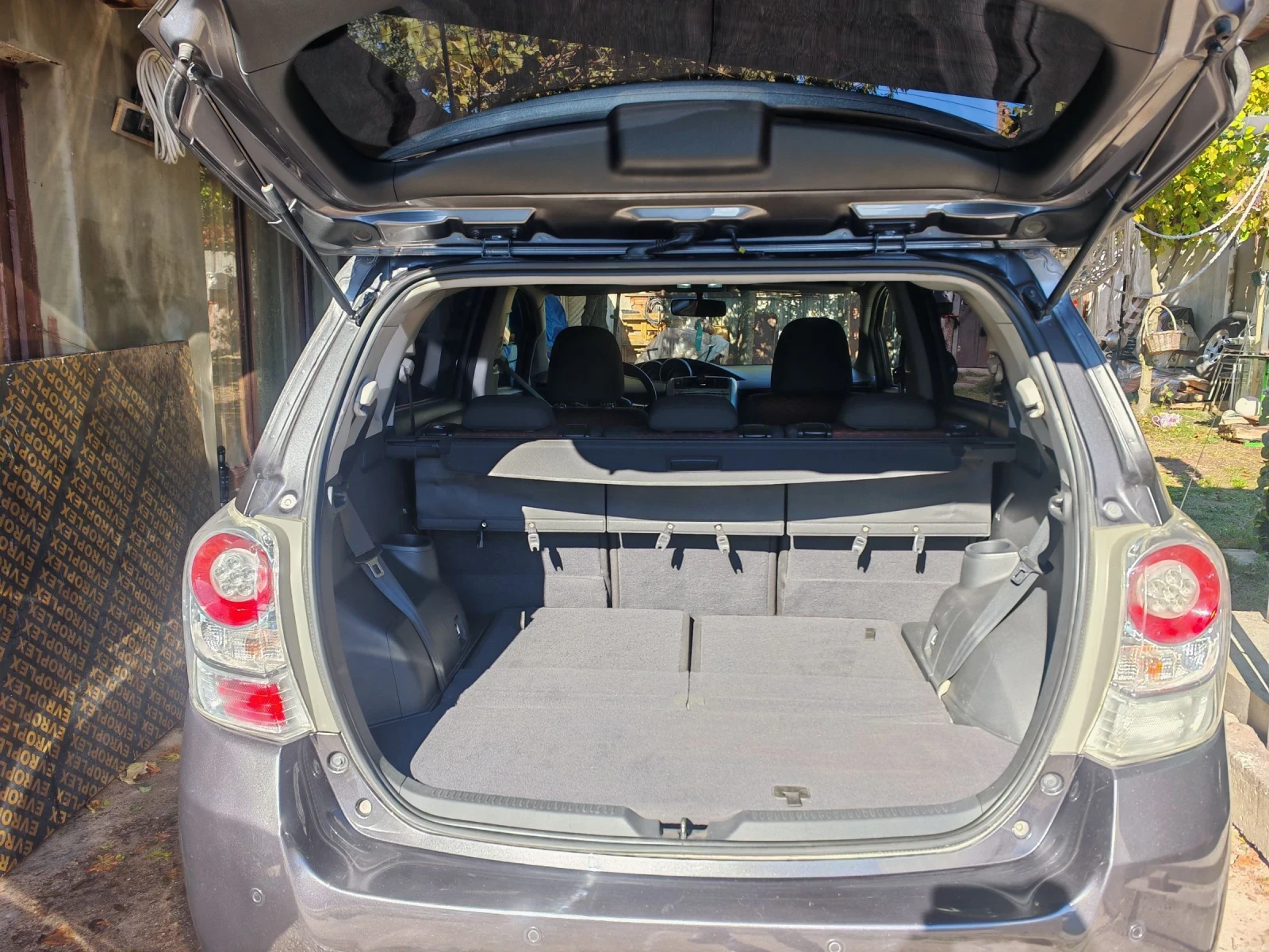 Toyota Verso 1.6 бензин 132к.с. 175хил.км - изображение 7 | Auto.bg Toyota Verso 1.6 бензин 132к.с. 175хил.км - изображение 7