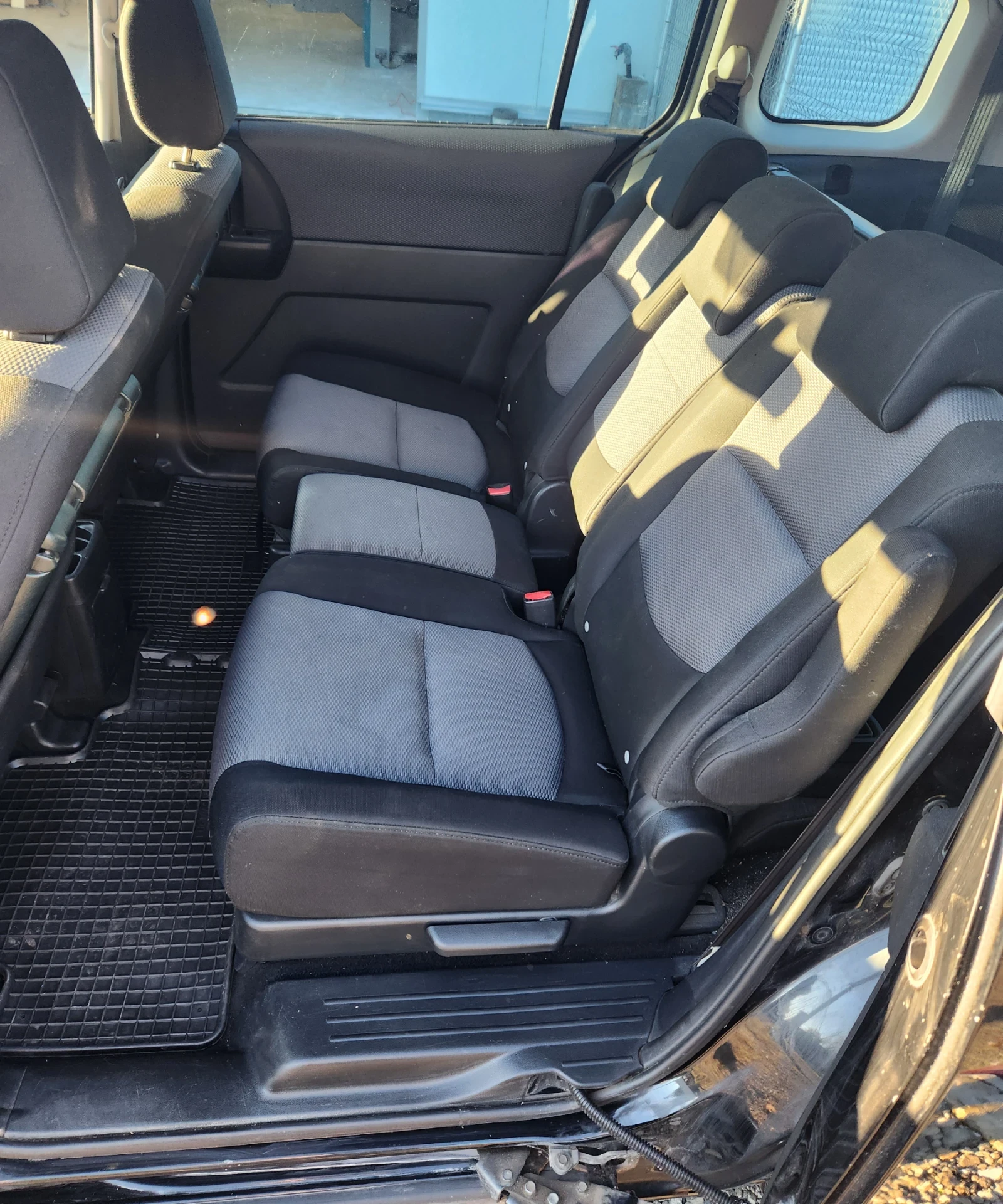 Mazda 5  - изображение 9 | Auto.bg Mazda 5  - изображение 9