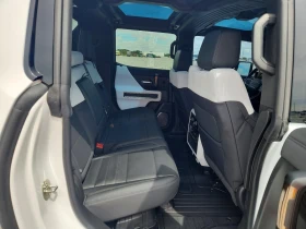 Hummer H3 EV PICKUP 3X AWD | Auto.bg — изображение 10 Hummer H3 EV PICKUP 3X AWD | Auto.bg — изображение 10