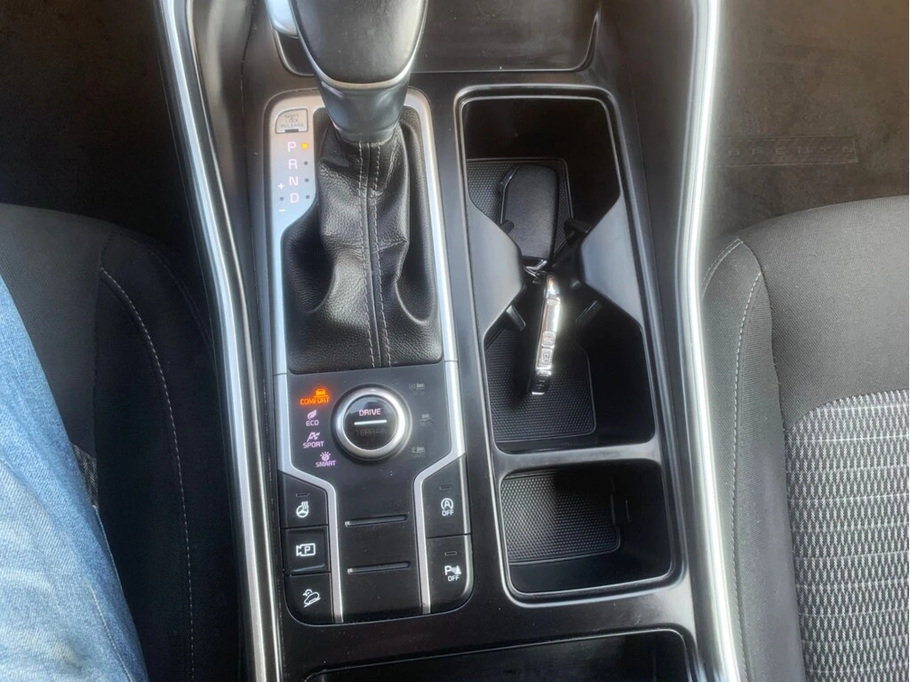 Kia Sorento 1 собственик* 2 ключа* 7 местна - изображение 8 | Auto.bg Kia Sorento 1 собственик* 2 ключа* 7 местна - изображение 8