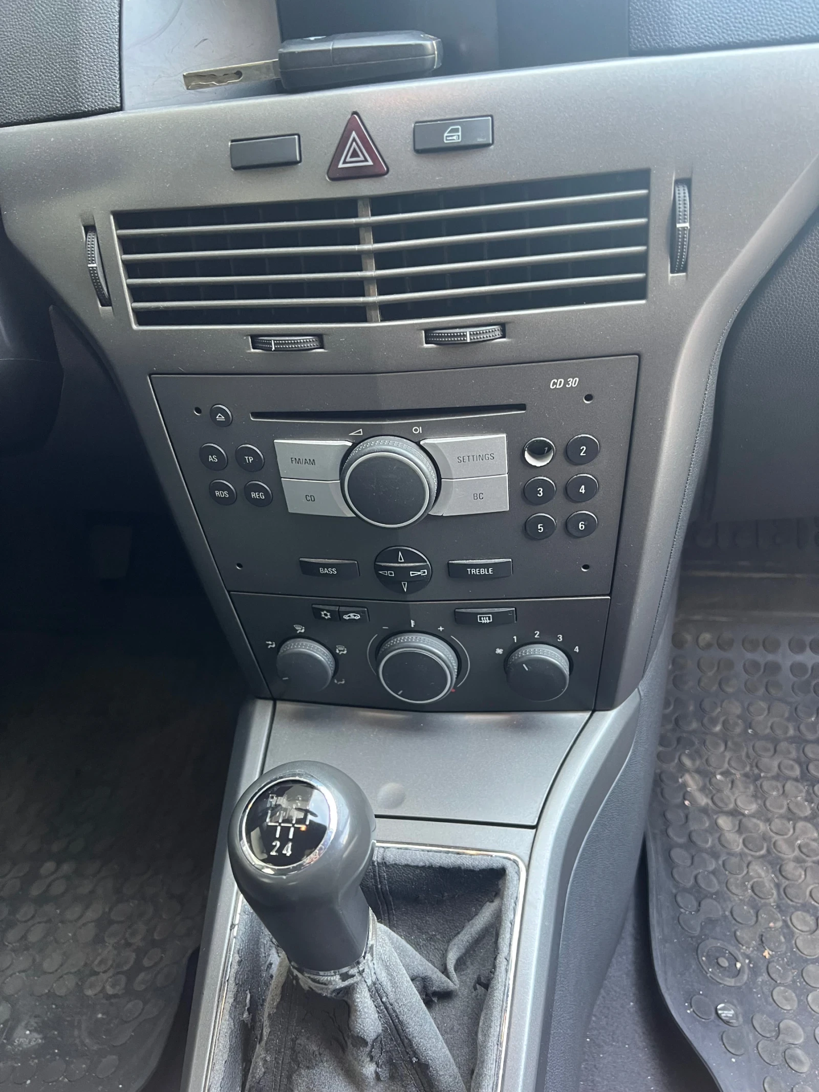 Opel Astra 1.6 бензин газ - изображение 6 | Auto.bg Opel Astra 1.6 бензин газ - изображение 6