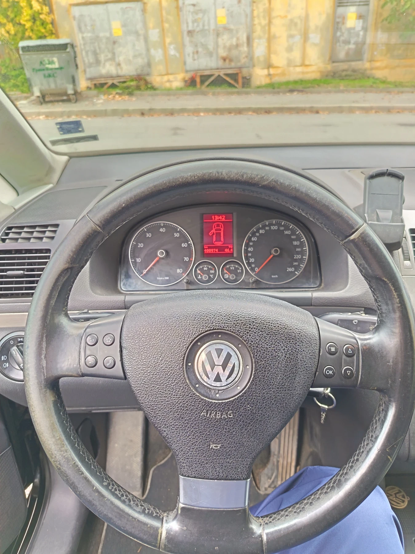 VW Touran  Facelift/ заводски метан - изображение 8 | Auto.bg VW Touran  Facelift/ заводски метан - изображение 8