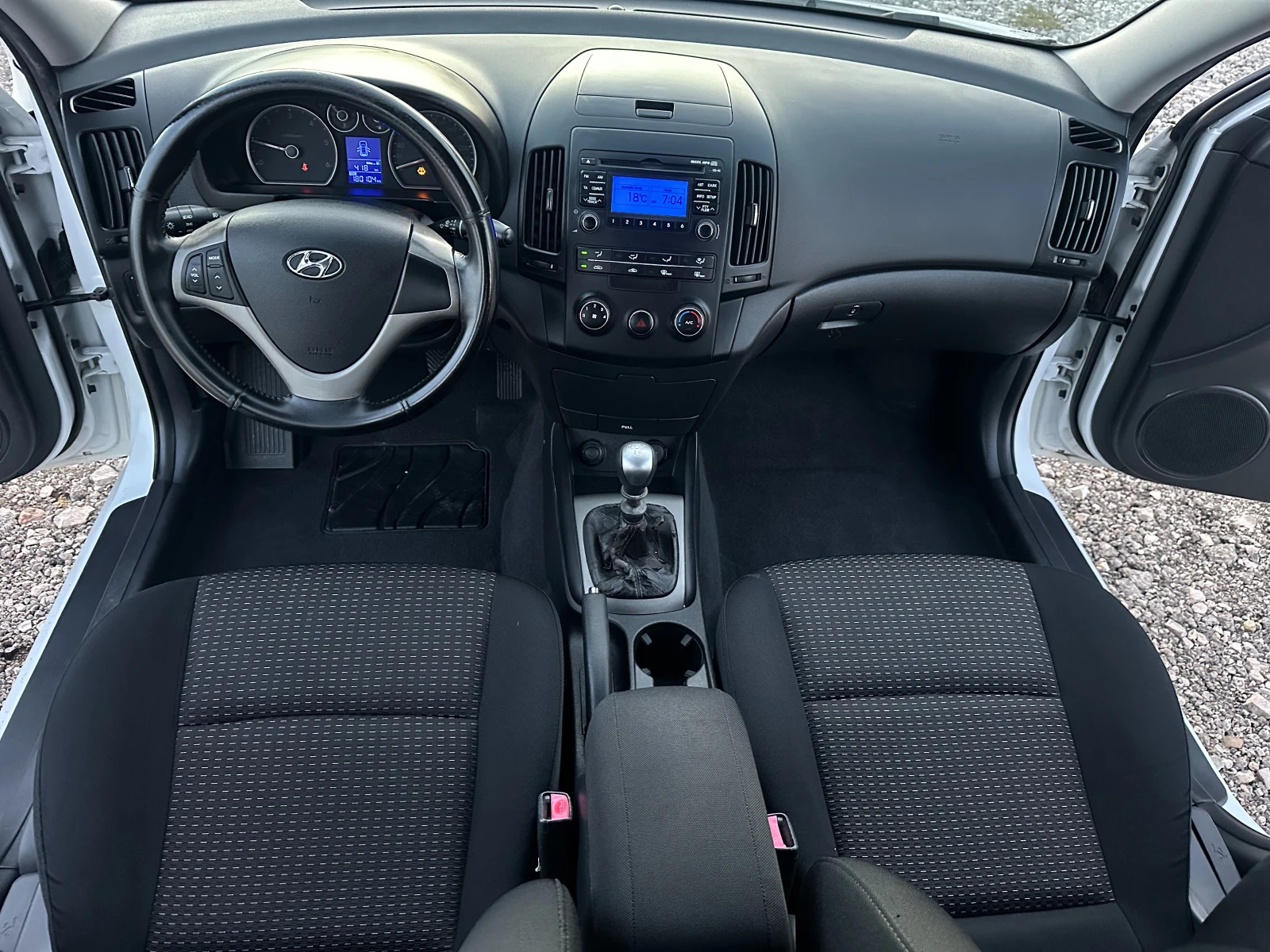 Hyundai I30 1, 6CRDI-116kc - изображение 10 | Auto.bg Hyundai I30 1, 6CRDI-116kc - изображение 10