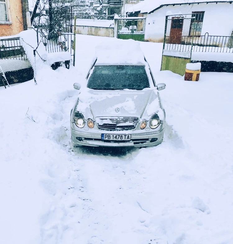 Mercedes-Benz E 280 - 3050 € / 5965.28 лв. - 76015931 1 | Car24.bg Mercedes-Benz E 280 - 3050 € / 5965.28 лв. - 76015931 1