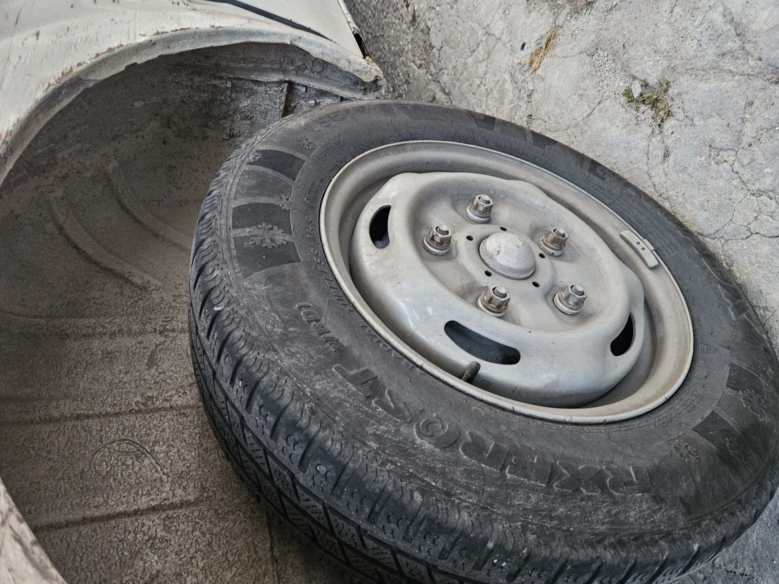 Ford Transit БУСА СЕ ПРОДАВА ЦЯЛ ЗА ЧАСТИ! - изображение 4 | Auto.bg Ford Transit БУСА СЕ ПРОДАВА ЦЯЛ ЗА ЧАСТИ! - изображение 4